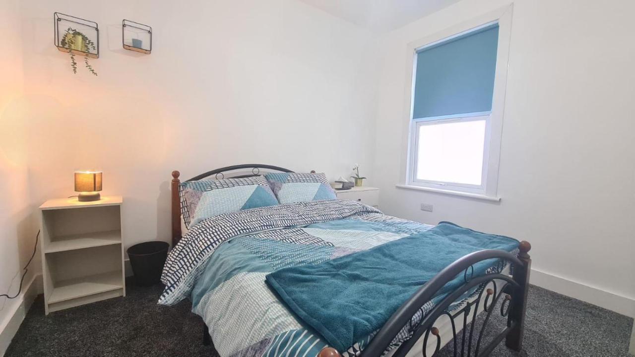 Spacious Room In Manor Park Лондон Екстер'єр фото